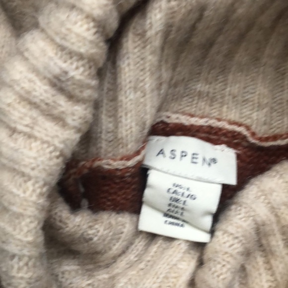 Aspen Sweater! - Picture 3 of 4